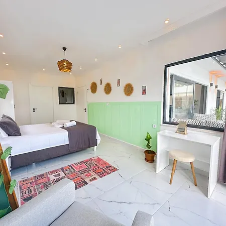 Le 2 Hotel *