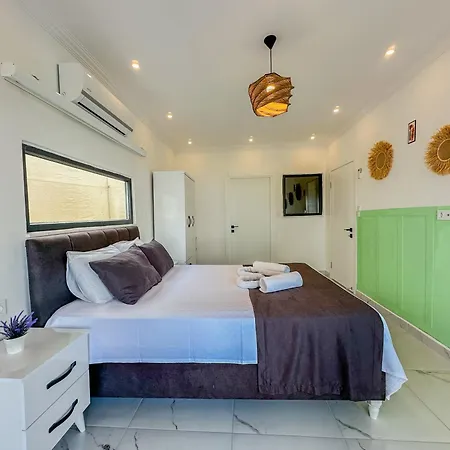 Le 2 Hotel *
